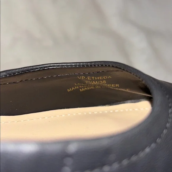 NWOT Vince Camuto Black VP Etheda Flats - Picture 6 of 6